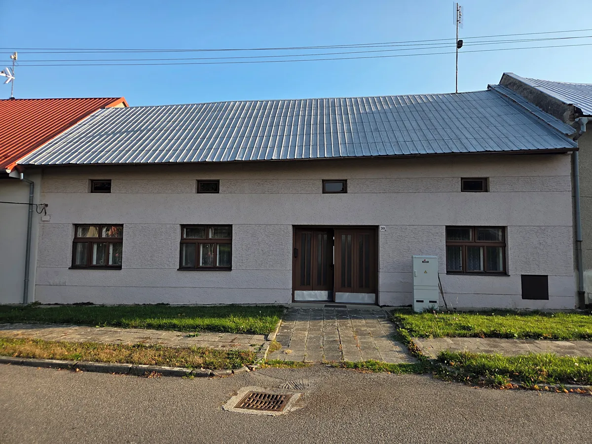 Prodej rodinného domu 140 m², pozemek 1702 m²
